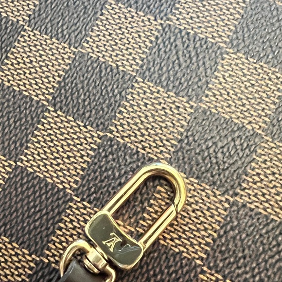 Authentic Louis Vuitton Damier Ebene Neverfull Pochette - Picture 3 of 8